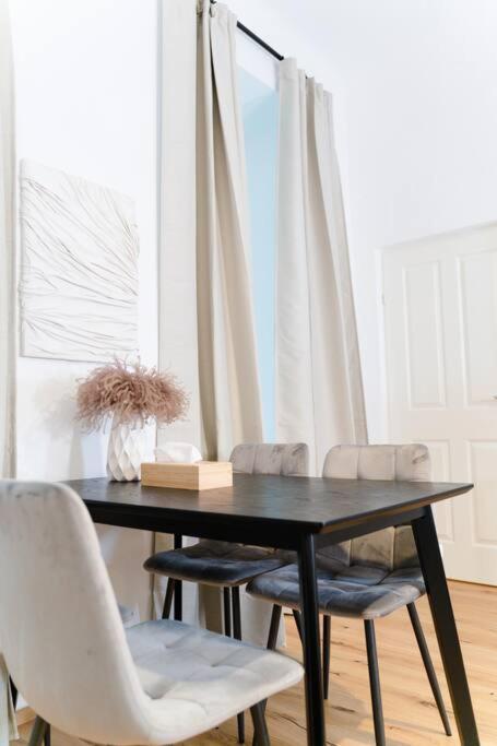 Апартаменты Zentrale & Ruhige 2 Zimmer - 42M² Вена Экстерьер фото