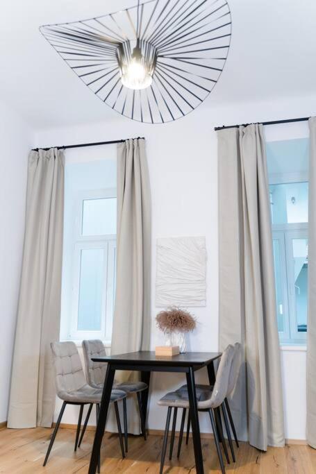 Апартаменты Zentrale & Ruhige 2 Zimmer - 42M² Вена Экстерьер фото