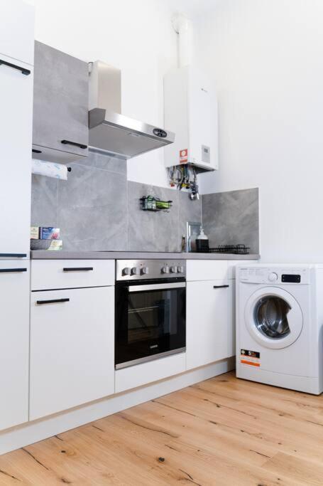 Апартаменты Zentrale & Ruhige 2 Zimmer - 42M² Вена Экстерьер фото